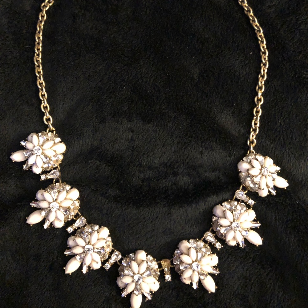 Gorgeous Ivory/Pearl/Rhinestone Necklace